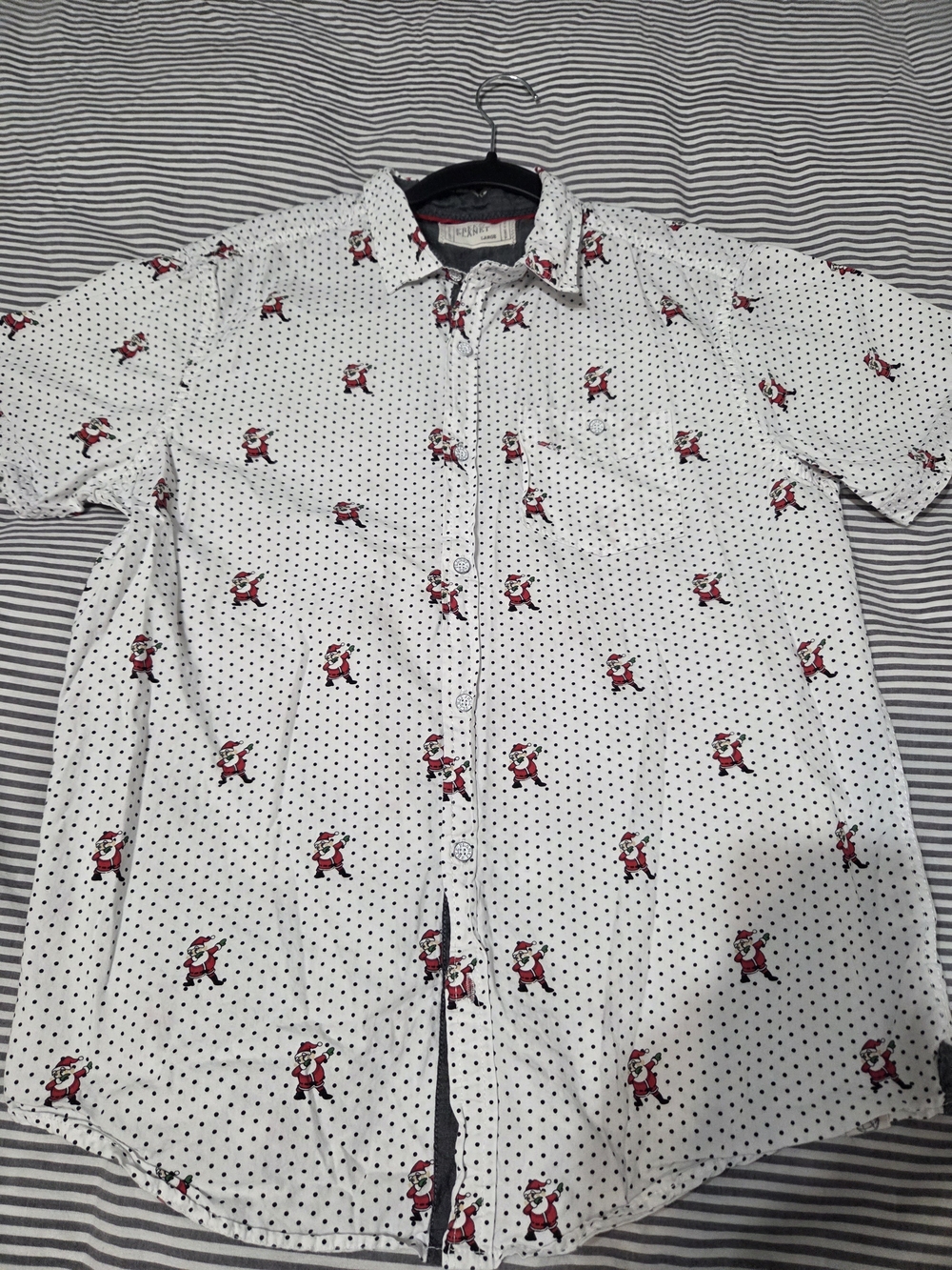 Free Planet White With Santa Short-Sleeve Button-Up Shirt